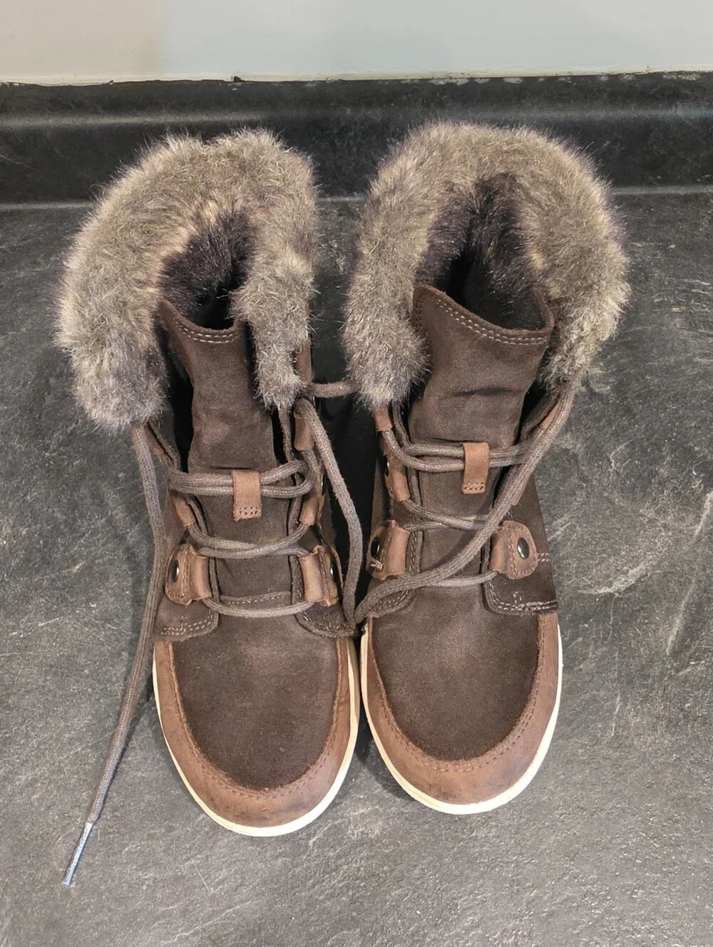 Sorel Women’s Explorer Joan Faux-Fur Lace-Up Winter Boot Size 6